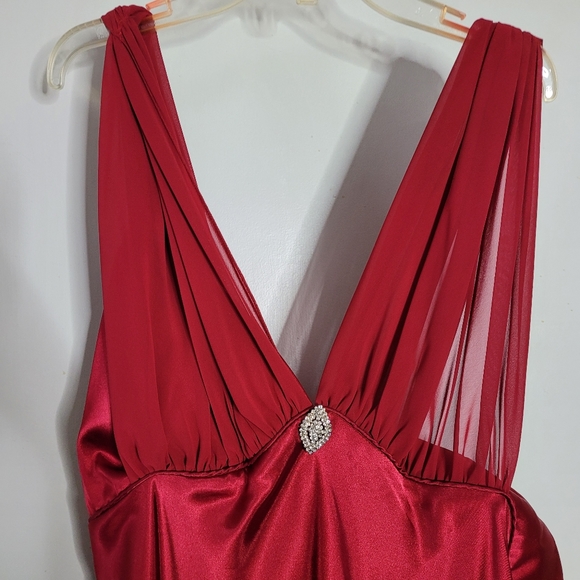 Cinderella gown - Picture 2 of 12